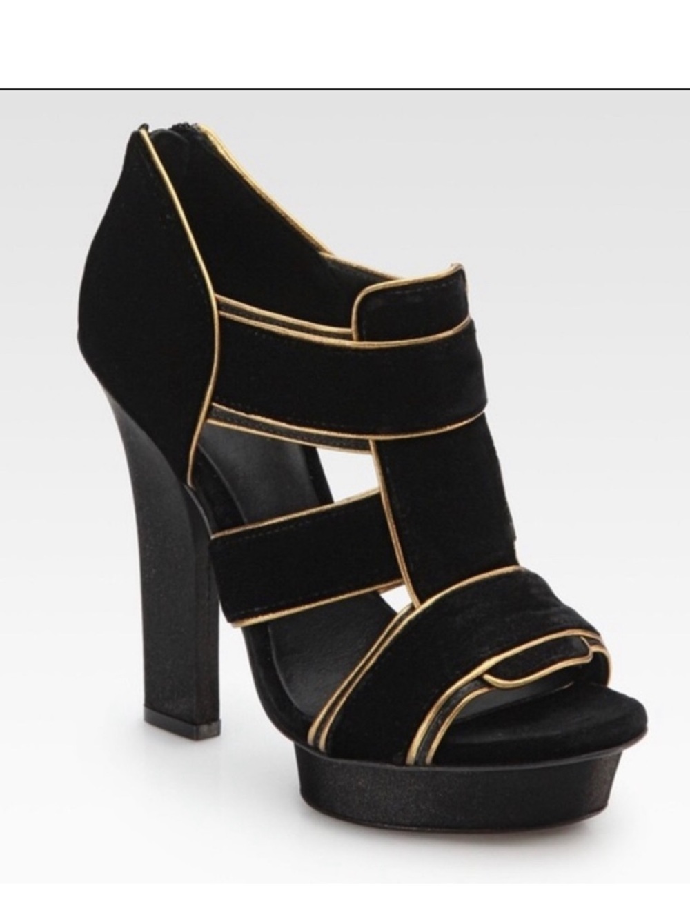 Tory Burch Velvet Leather Trim
Embellishment Gladiator Sandals 7.5